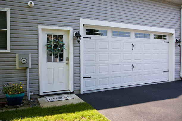 24/7 Emergency Garage Door Panel Replacement experts in Helmetta, NJ